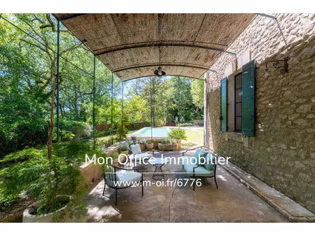 maison de luxe à vendre à lourmarin