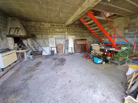 a vendre - garchizy - grand garage en dur avec mezzanine sur terrain constructible de 852 