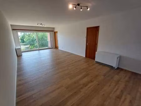charmant appartement 2 ch. avec balcon et vue dégagée