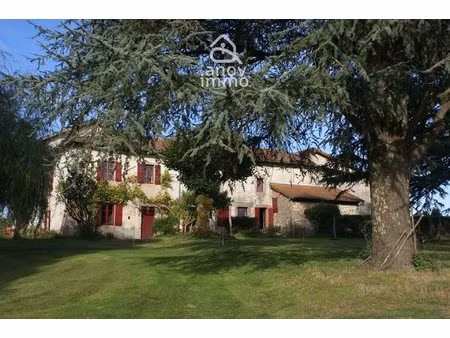ensemble immobilier en pierre à rénover  parc de 4 700m2 à saint-junien