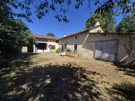 à vendre  proche de tarbes (hautes-pyrénées): maison de plain-pied (ancienne fermette) à..