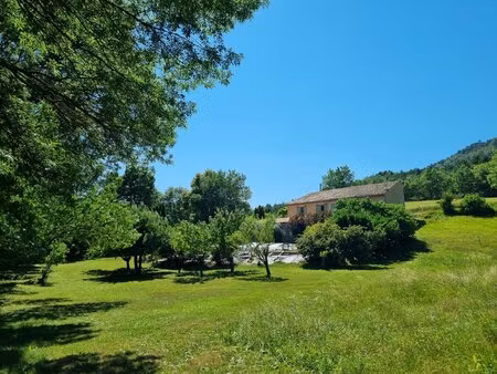 mas provencal renove avec piscine