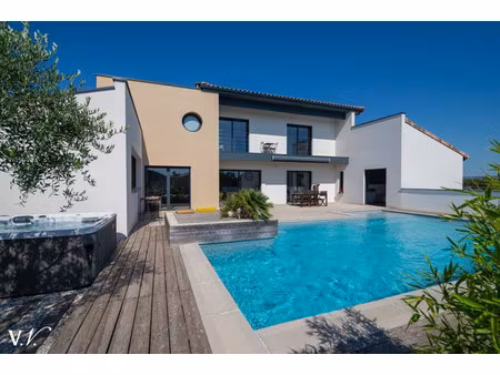 maison de luxe à vendre à saubens