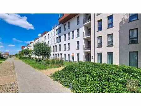 superbe appartement rez-de-chaussée avec terrasse
