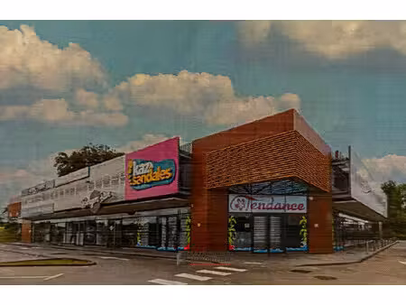location local commercial