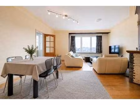 appartement lumineux avec 2 chambres avec cave et balcons