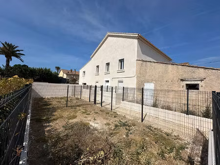 appartement 3 pièces 2 chambres avec jardin de 35 m² au coeur centre ville de la crau