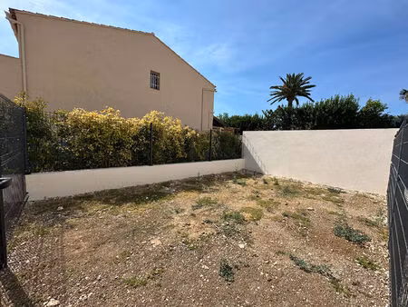 appartement 4 pièces 3 chambres avec jardin de 36 m² au coeur centre ville de la crau