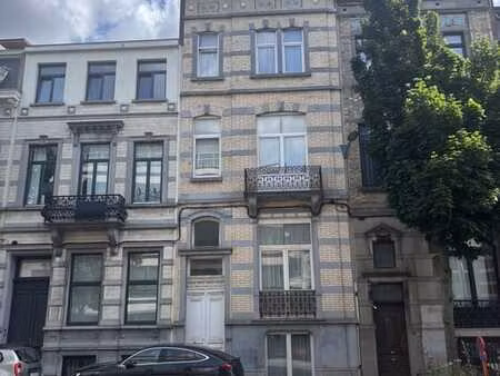 maison unifamiliale 6 chambres  2 bureaux  grand jardin