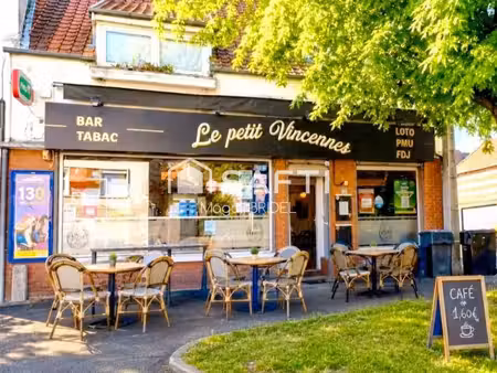 immeuble de 158m² avec cellule commercial de 100m² au rez-de-chaussée avec dépendances et 