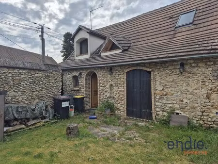 maison de 91m 2 en pierres avec poutres apparentes