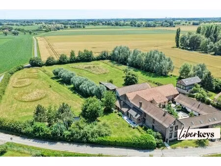 ferme au carré rénovée - 2 gîtes - granges