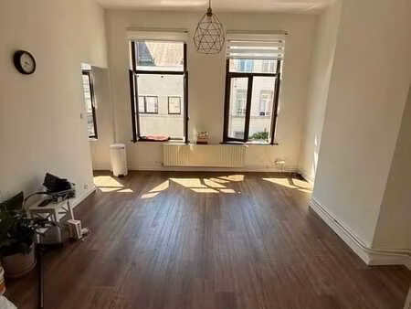 appartement 1 ch. rénové  parquet  st-josse (50)