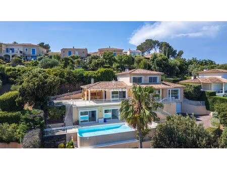 vue degagee tres belle villa lumineuse de 7 pieces 5 chambres piscine deux garages proche.