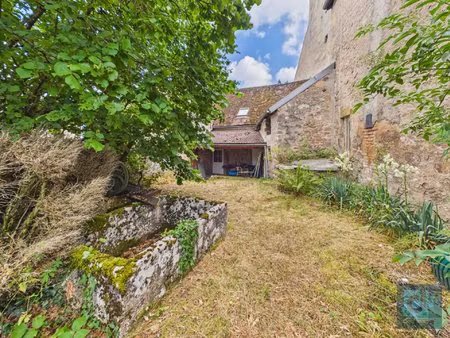 en exclusivité à saulieu  maison de ville avec jardin