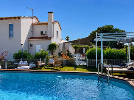 villa familiale avec piscine sur un terrain de 2 100 m² – hyères