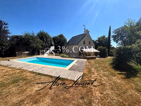 maison de 100 m2 env.  sur terrain de 5098 m2 avec piscine c
