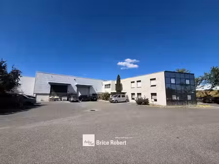 location local d’activités 2600m²
