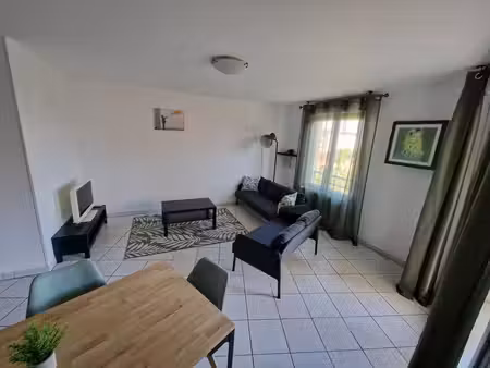 caluire-et-cuire – spacieux t4 meublé de 91 m² avec balcons et climatisation – croix rouss