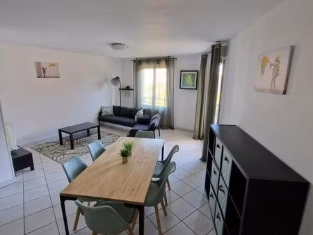 caluire-et-cuire – spacieux t4 meublé de 91 m² avec balcons  garage et cave – à 5 min du m
