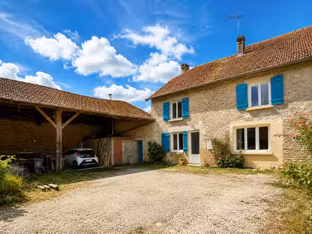 maison à louer de 178m2  4 chambres  terrain et dépendances