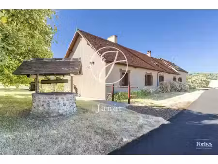 vendôme - loir-et-cher - spacieuse maison d'environ 300m² agrémentée d'un jardin de 1800m²