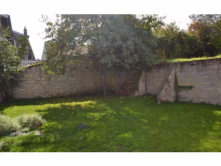 maison de village avec jardin  cuisine équipée et garage
