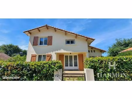 propriété 7 pièces 130 m²