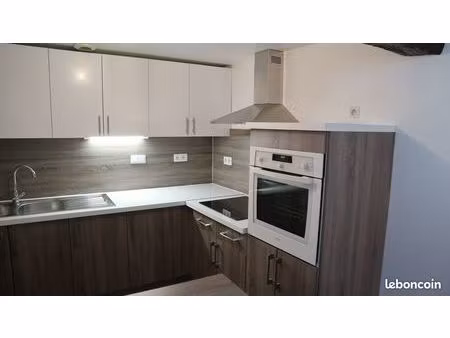 petite maison individuelle à proximité du château