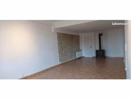 maison de vilage en pierre
