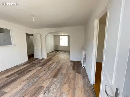 superbe t4 rénové – 92m² – proche centre  balcon & cave