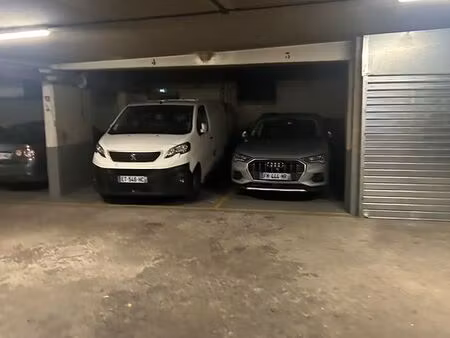 location parking grand gabarit - 14m2 - rue cardinet - batignolles