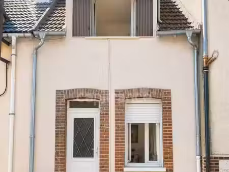 nouveauté – maison de village avec cave voûtée à brienon-sur-armançon (89)