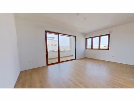 location appartement 4 pièces 85 m² à saint-ouen-sur-seine (93400)