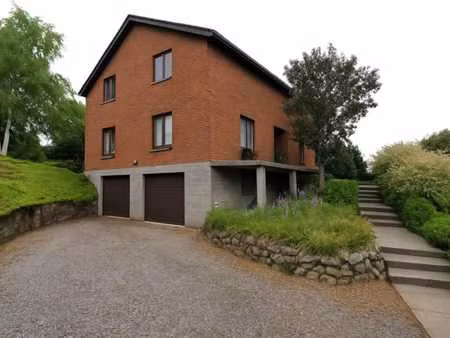 belle maison avec jardin arboré et remise sur 17 a 77 ca