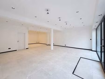 espace commercial à vendre à uccle  occasion rare