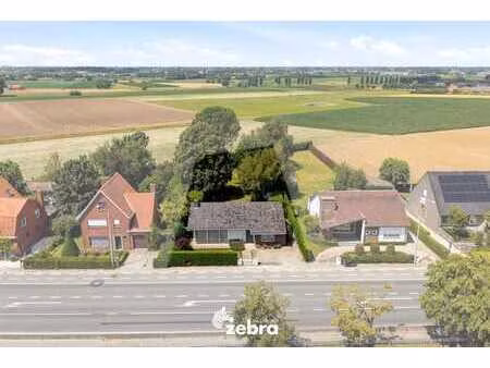 te renoveren woning op een uitzonderlijk ruim perceel nab...