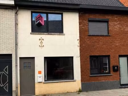 maison à rénover avec jardin et sortie arrière