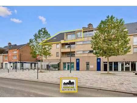 appartement spacieux avec 3 chambres et 2 terrasses donnant