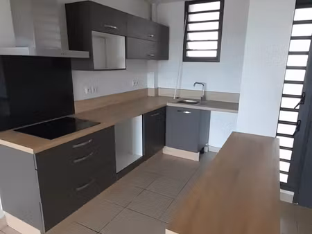 location appartement 3 pièces 60 m² à fort-de-france (97200)