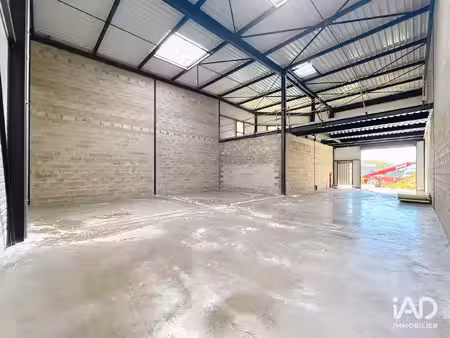 location local d’activités 252 m²