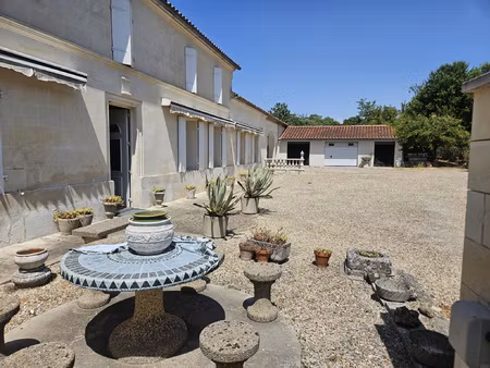 berneuil élégante maison charentaise avec dépendances et g