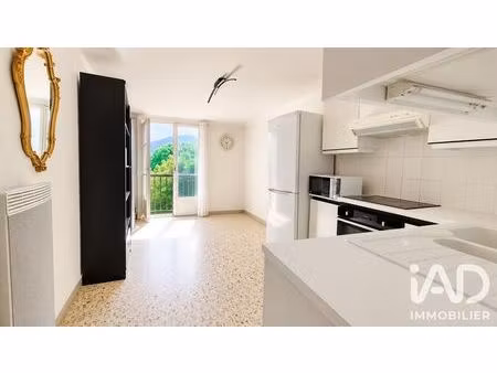 maison de village à gilette (06830)