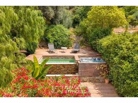villa vue rade sur les pentes du faron