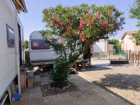 parcelle de 110 m2 sans vis à vis avec son mobilhome  carav