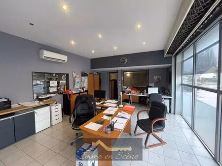 local commercial grand couronne 450 m²