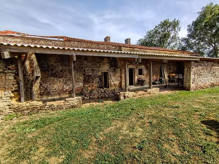maison en pierre à saint hilaire des loges d'environ 125 m2 sur terrain de 7031 m² au calm