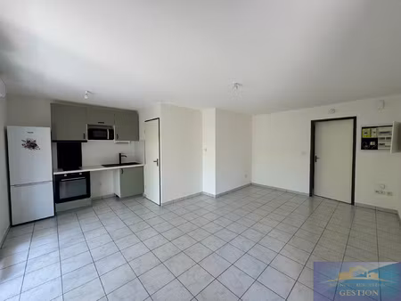appartement t2 de 42m2 avec parking et balcon