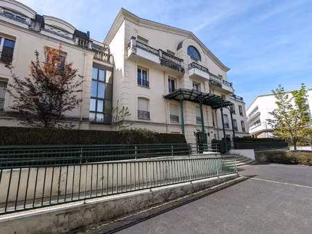 location appartement 2 pièces 50 m² à le plessis-robinson (92350)