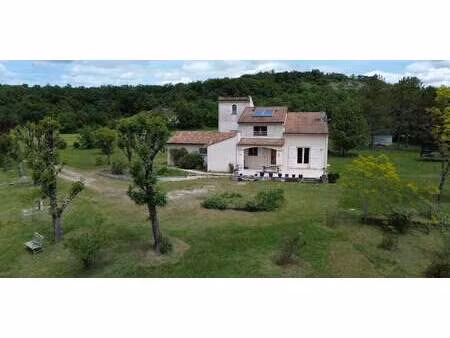maison avec jardin et terrasse montcuq-en-quercy-blanc (46)
